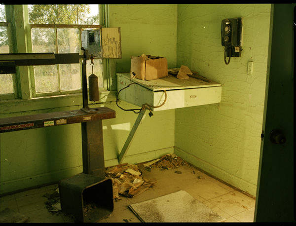 Laura Nash, Summer Room, Joliet, Illinois, 2001