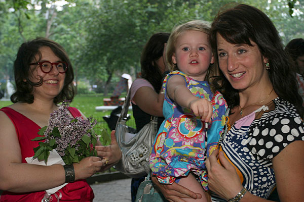 Laura Nash, Wedding group portrait, 2008